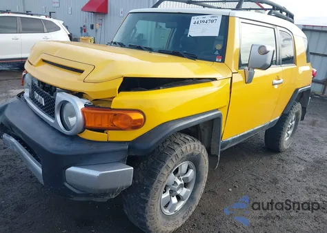 2007 Toyota Fj Cruiser z USA, uszkodzony, nr VIN JTEBU11F670081355